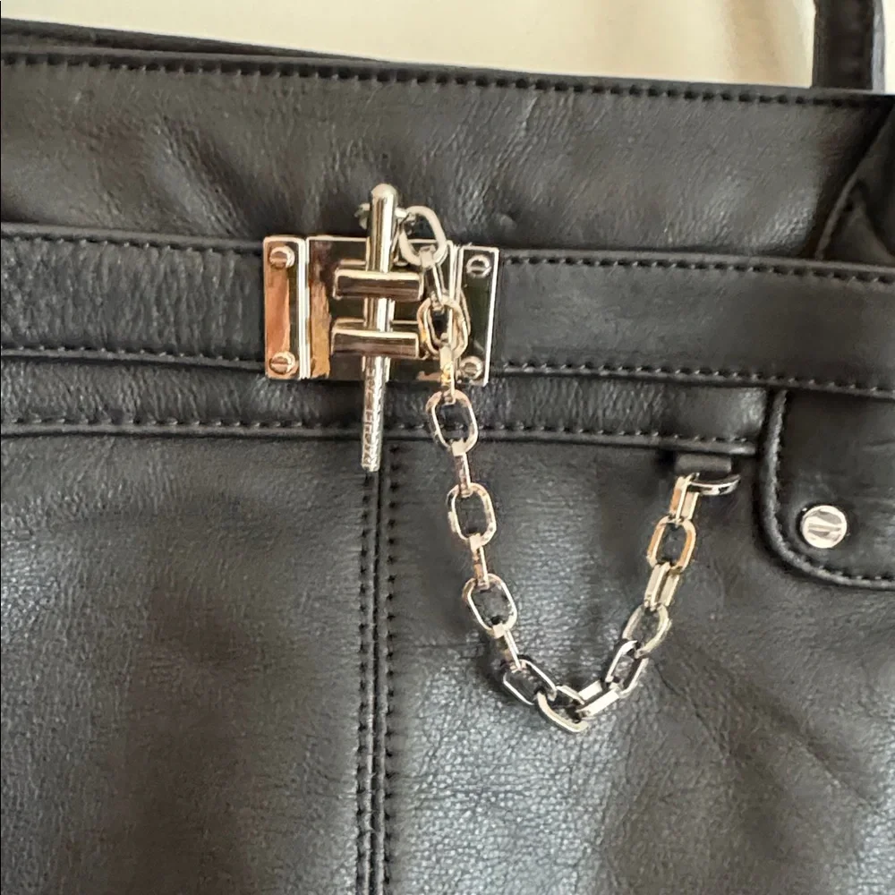 Rachel Zoe Elegant Black Leather Tote Bag - Picture 2 of 8